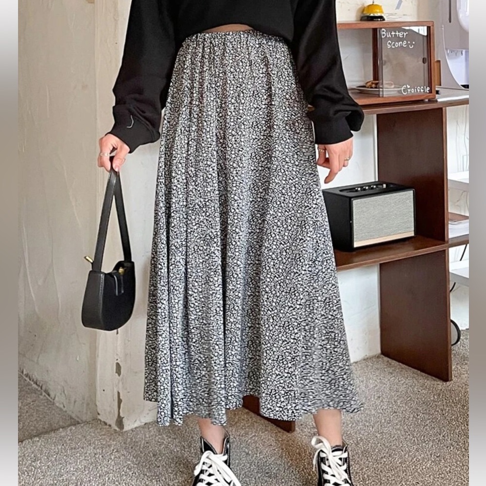 DAZY Ditsy Floral Midi Skirt